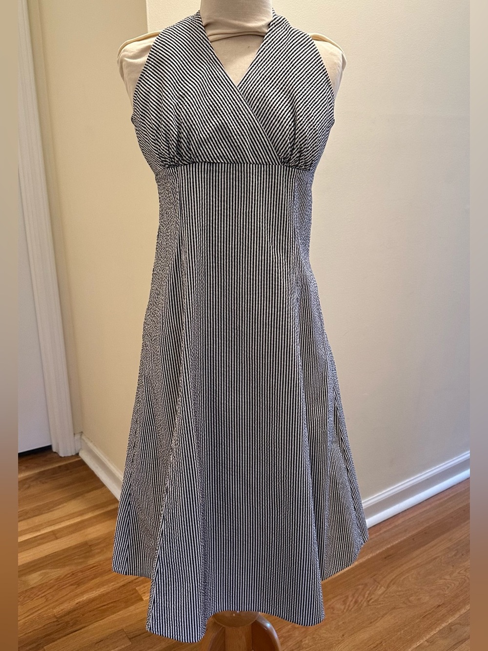 Liz Claiborne A-line halter seersucker dress woman's size 4